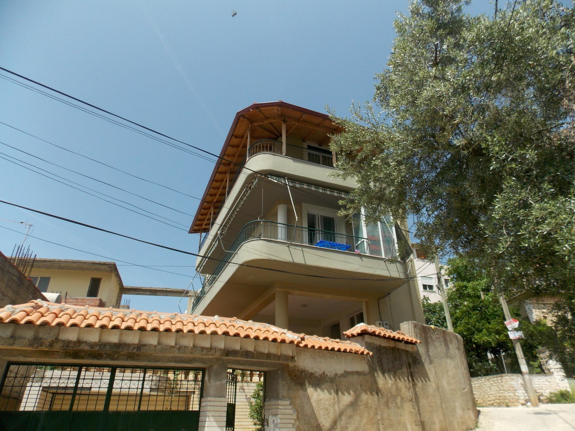 Vila Gjoni Hotel Sarande Exterior photo